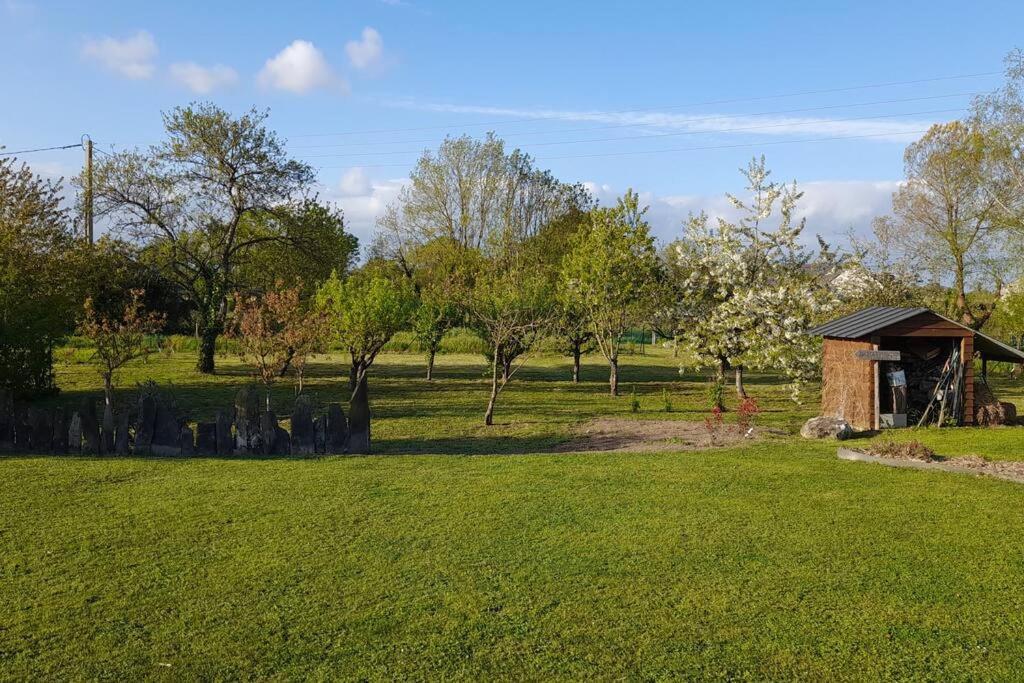 Chambre Dans Un Ecrin De Verdure Angrie Exterior photo